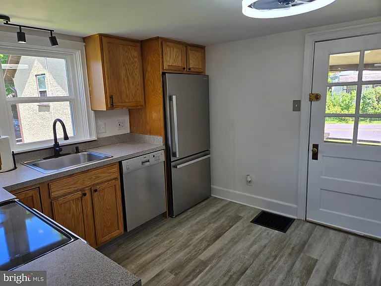 2454 E Swamp Rd #1 — Photo 8