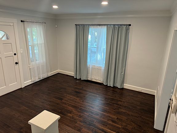 3rd image of 2032 Clark St