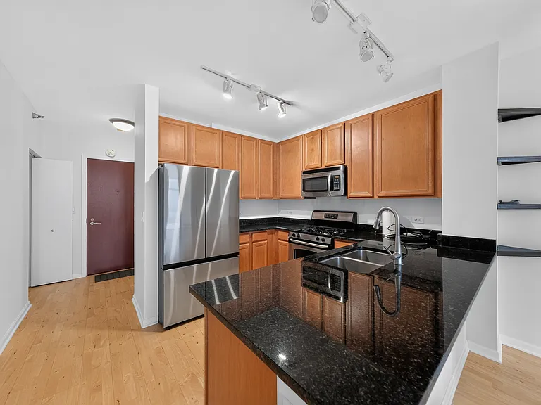 1255 S State St #1304 — Photo 14