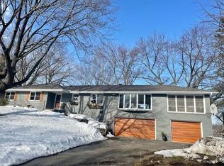 5560 Zumbra Ln, Excelsior, MN 55331