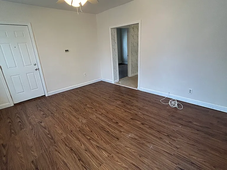 145 Blaine St #1F — Photo 4