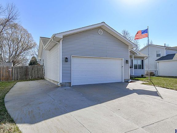 3rd image of 10810 N 136th St