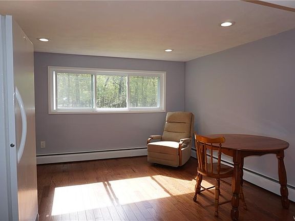 3rd image of 4690 Boncrest Dr W