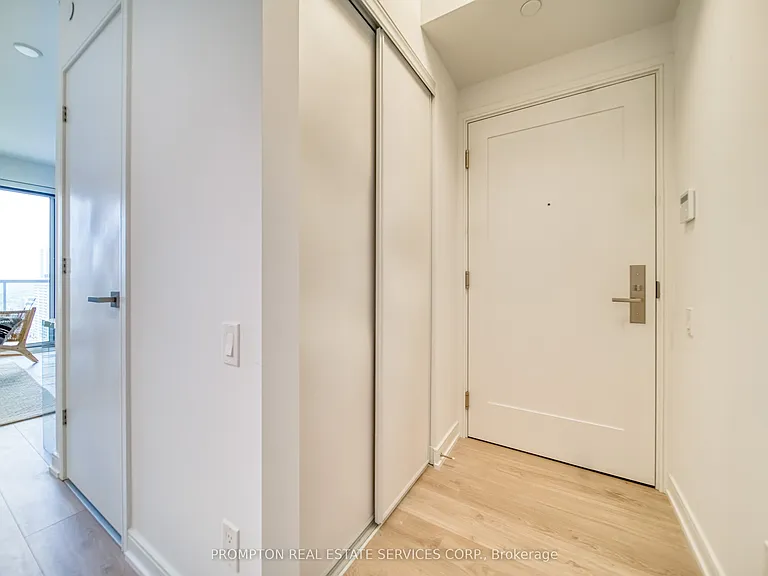 3 Gloucester St #1006 — Photo 14