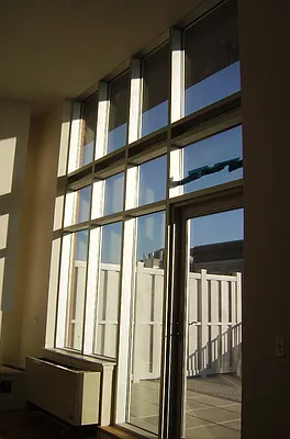 Rented by Perry Associates NYC Inc | media 23