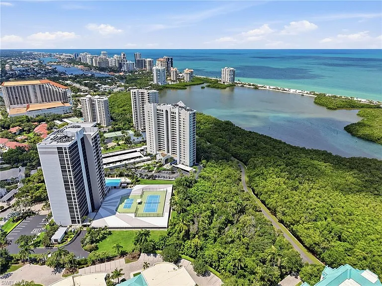 5601 Turtle Bay Dr #302 — Photo 33