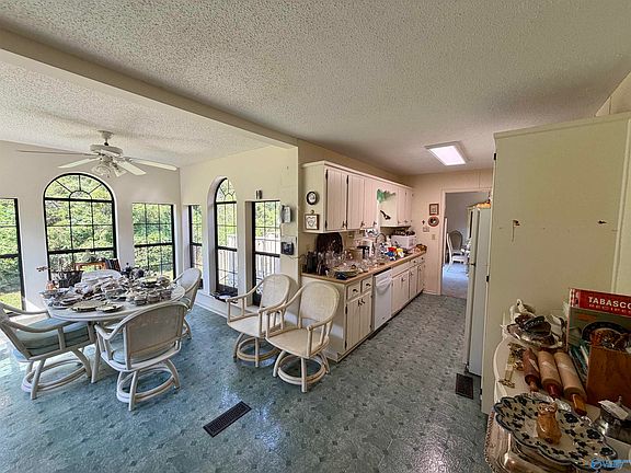 5th image of 120 S Lake Dr