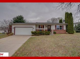 6 Geronimo Cir, Madison, WI 53713