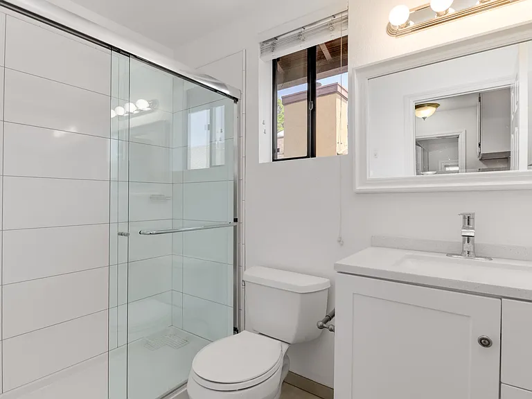 1680 N Coast Hwy N #21 — Photo 21