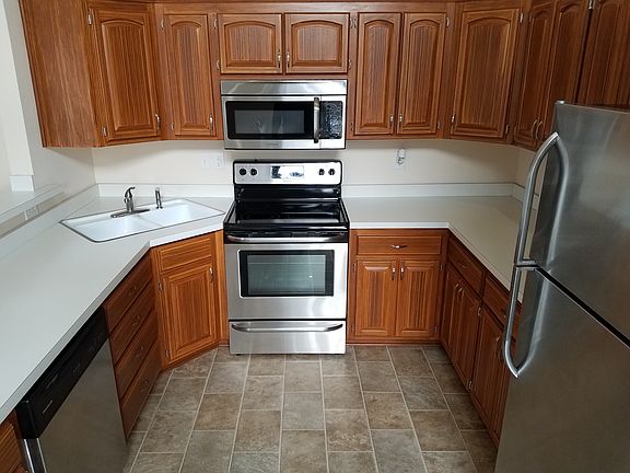 5th image of 10224 W 61st St