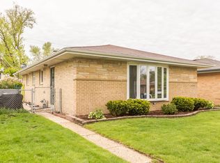 5020 Greenleaf St, Skokie, IL 60077