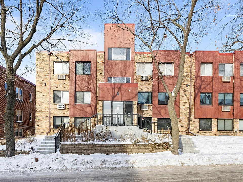520 Ridgewood Ave #4