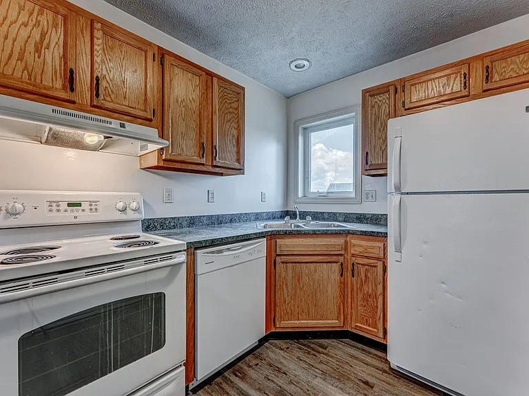 749 Garrison Ave — Photo 4