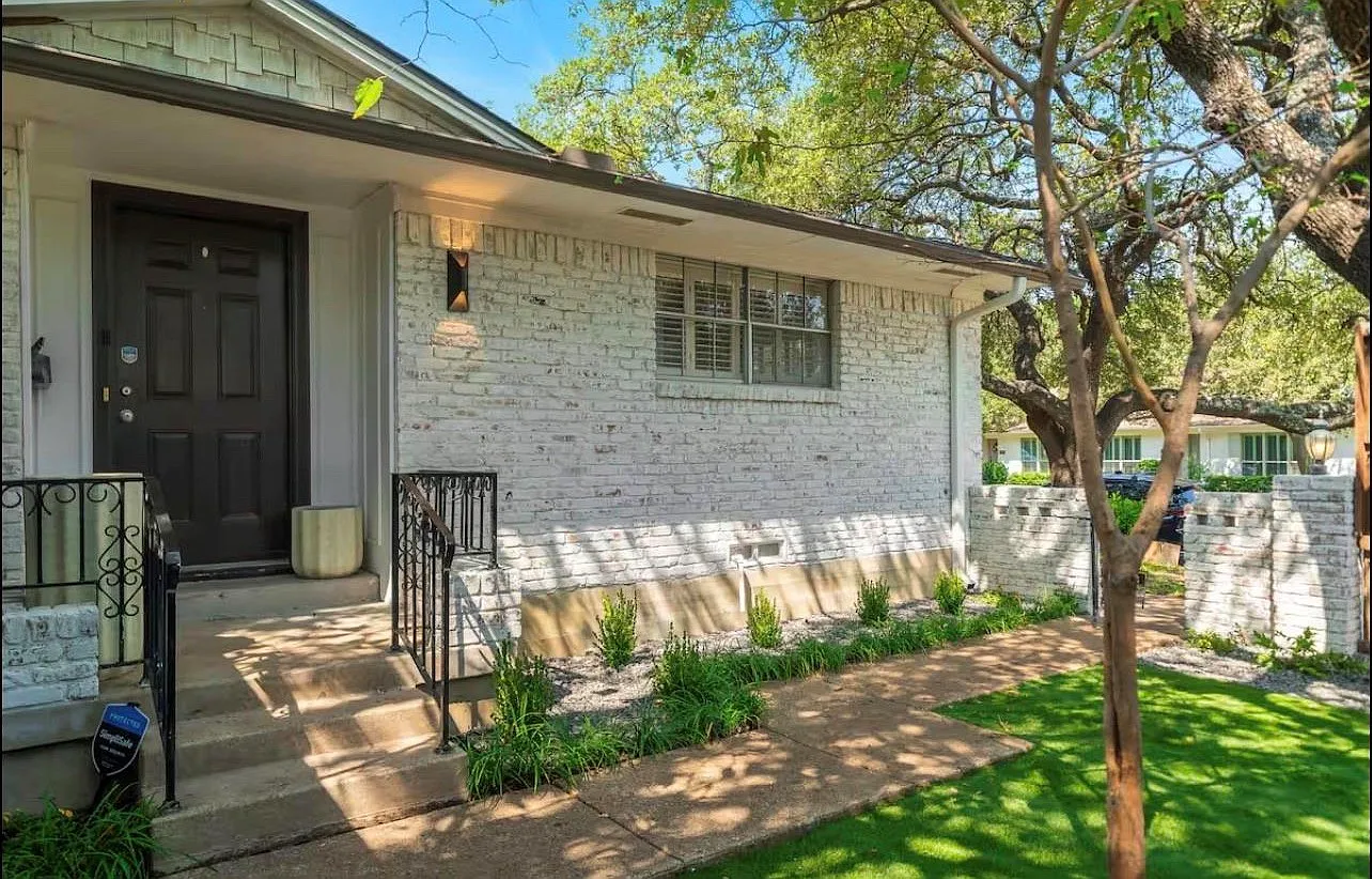 9003 Villa Park Cir — Photo 1