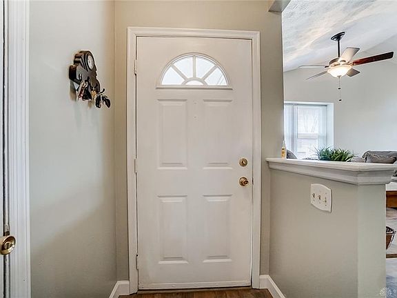 3rd image of 5952 Mount Royal Dr