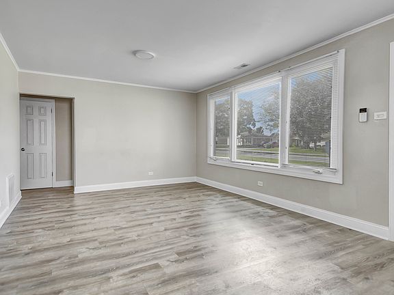 3rd image of 227 Indianwood Blvd