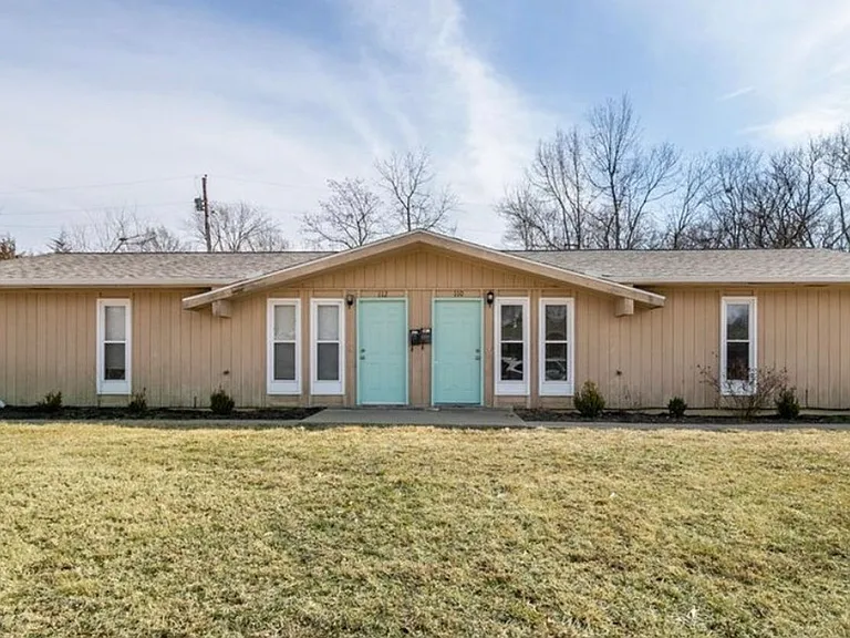 112 Redwood Rd — Photo 1