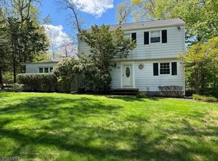 43 W Lawn Rd, Livingston, NJ 07039