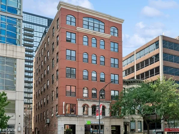 742 N La Salle Dr #7, Chicago, IL 60654