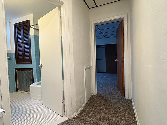 5th image of 1519 S 9th St Floor 3