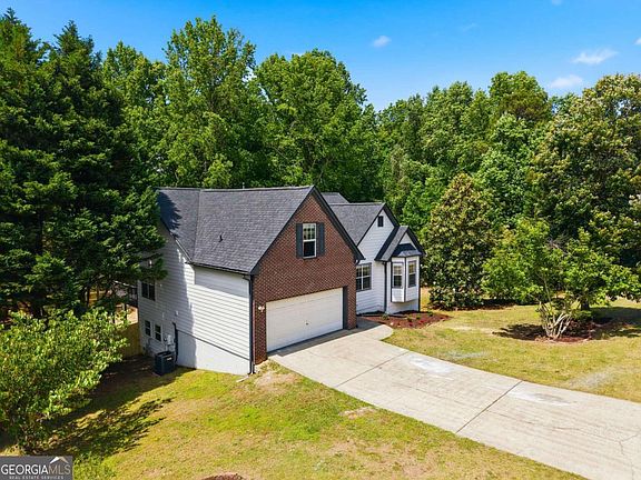 2nd image of 1432 Armende Cir
