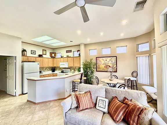 5th image of 38517 Fallbrook Ave