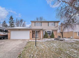 477 Eastlook Dr, Saline, MI 48176