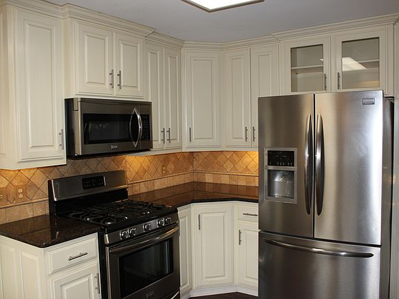 5th image of 1620 Pickens St
