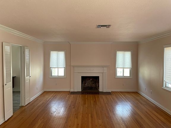 5th image of 2290 Brentford Rd