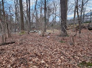 458 S Pascack Rd, Chestnut Ridge, NY 10977