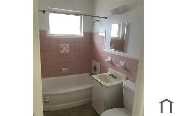 Building Photo - 12920 NE 16th Ave #1