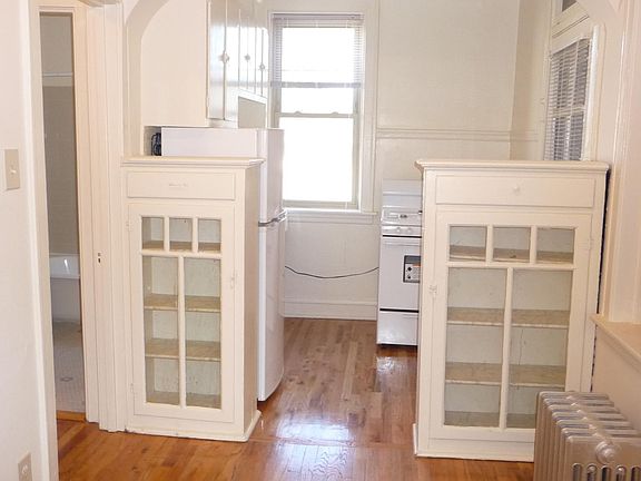 4th image of 2615 W Wellington Ave APT 1F