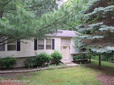 56 Holly Forest Rd, Mount Pocono, PA, 18344