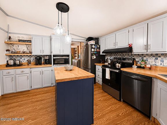 3rd image of 149 Wildwing Blvd