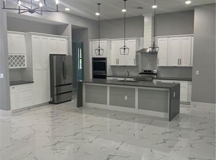 566 2nd St SE, Naples, FL 34117