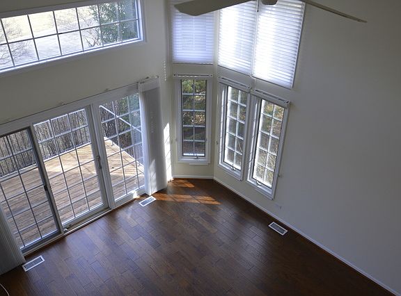 4th image of 1025 N Glenview Ct