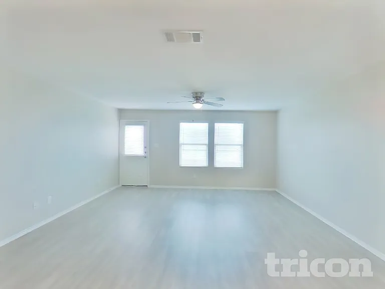 5602 Mountain Point — Photo 2
