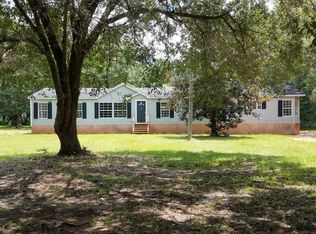 10757 Creekside Dr E, Irvington, AL 36544