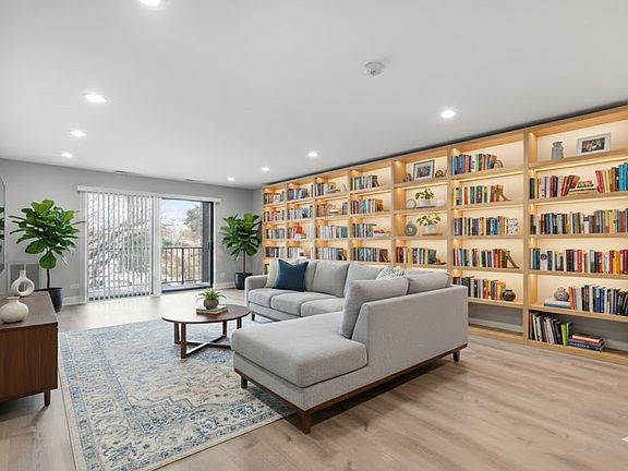 4th image of 2050 Valencia Dr APT 300C
