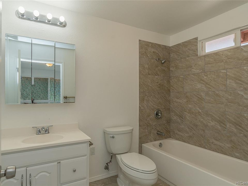 Unit C Primary Bathroom