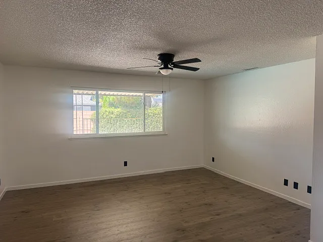 1602 Beverly Ave — Photo 17