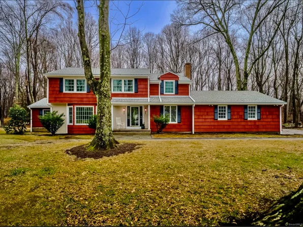 7 Highview Drive, Woodbridge, CT 06525