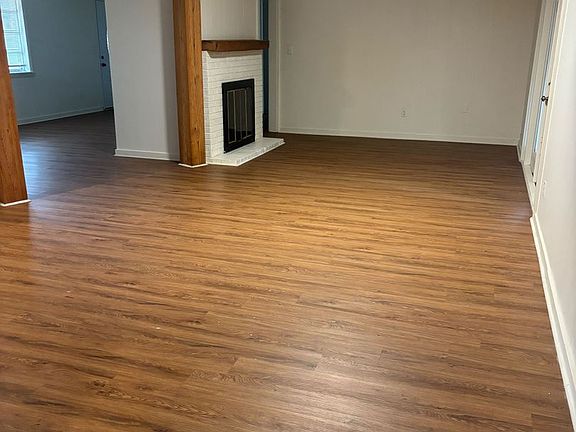3rd image of 451 E Dinkins St