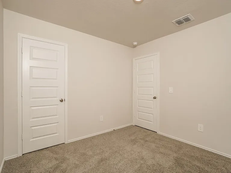 3325 Muenster Ave — Photo 12