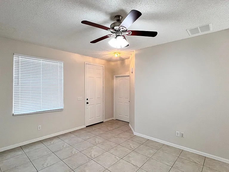 3548 Peppervine Dr — Photo 5