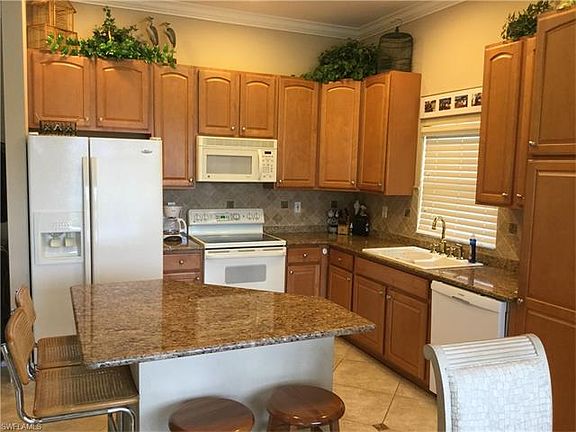 3rd image of 28471 Hidden Lake Dr