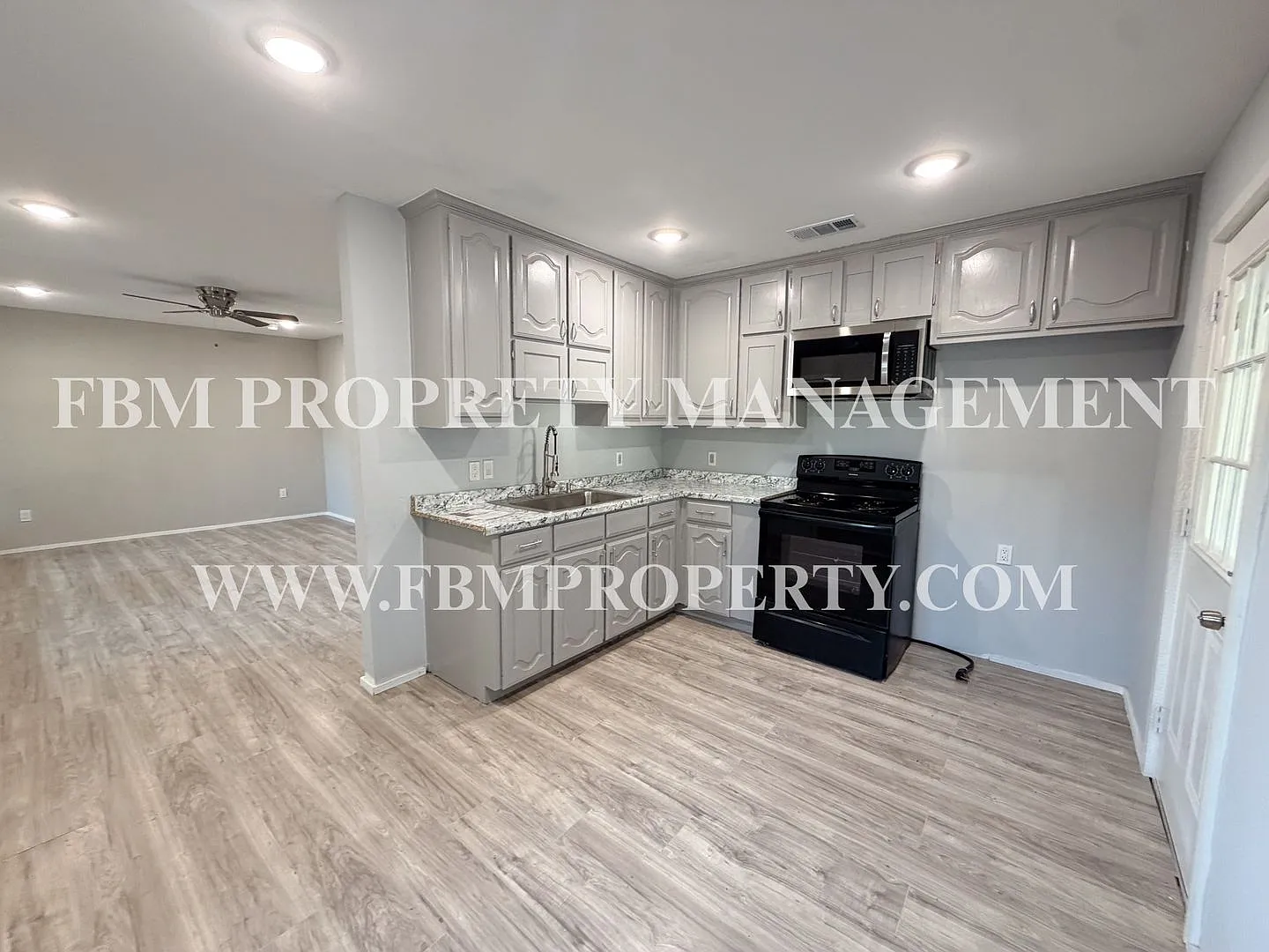 103 Allyn Ave - Cozy 2 Bedroom, 1 Bathroom Home in Corsicana, TX! — Photo 4