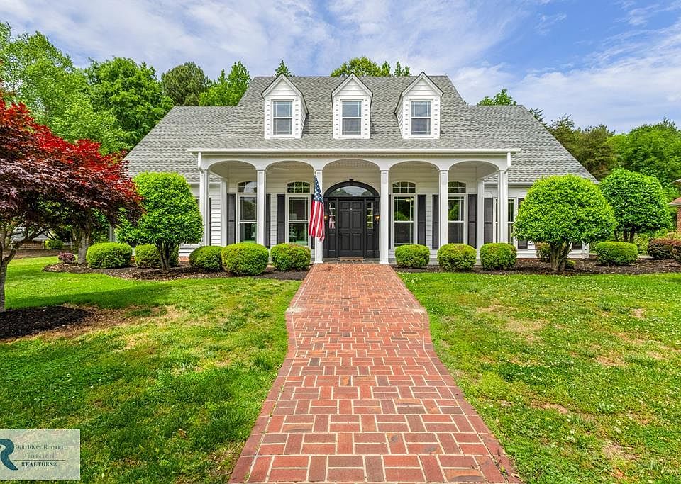 1st image of 230 Shoreham Dr