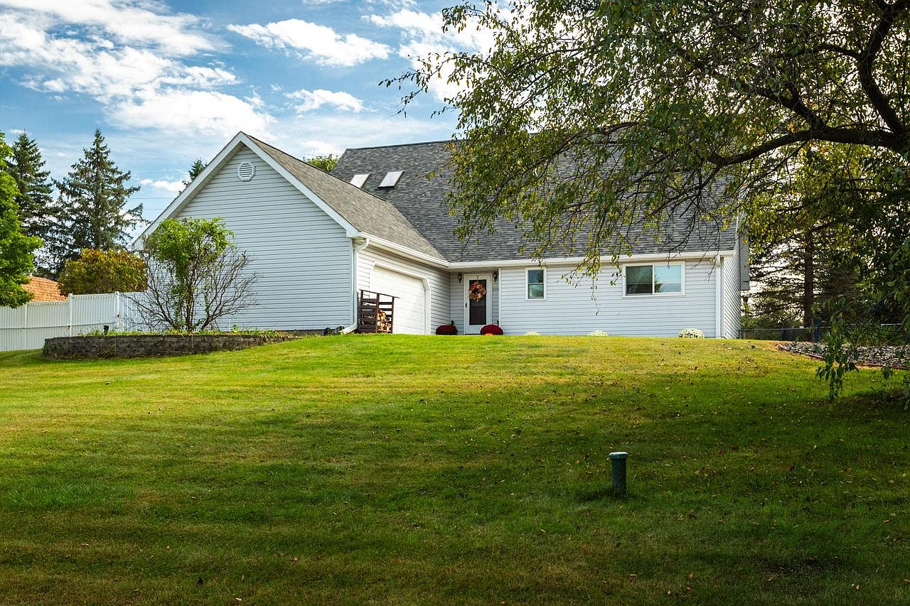 【ᓚᘏᗢ】 W7563 St Croix AVENUE, Holmen, WI 54636 | MLS #1938551 | Zillow