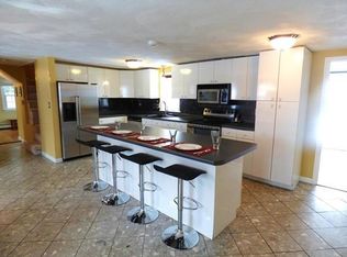 35 Forest St, Peabody, MA 01960